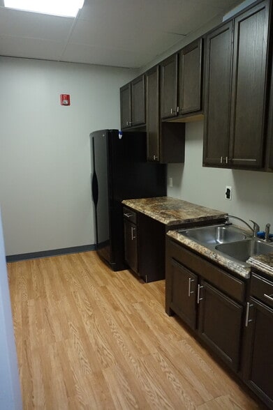 5413 Village Dr NW, Concord, NC à vendre - Photo intérieure – Image 2 sur 4