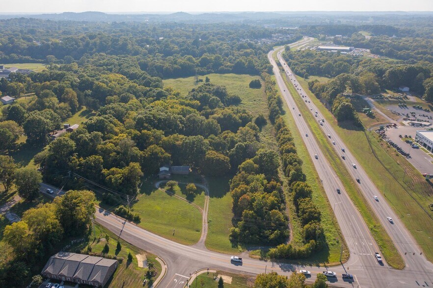 231 Theta Pike, Columbia, TN à vendre - Photo de l’immeuble – Image 3 sur 14