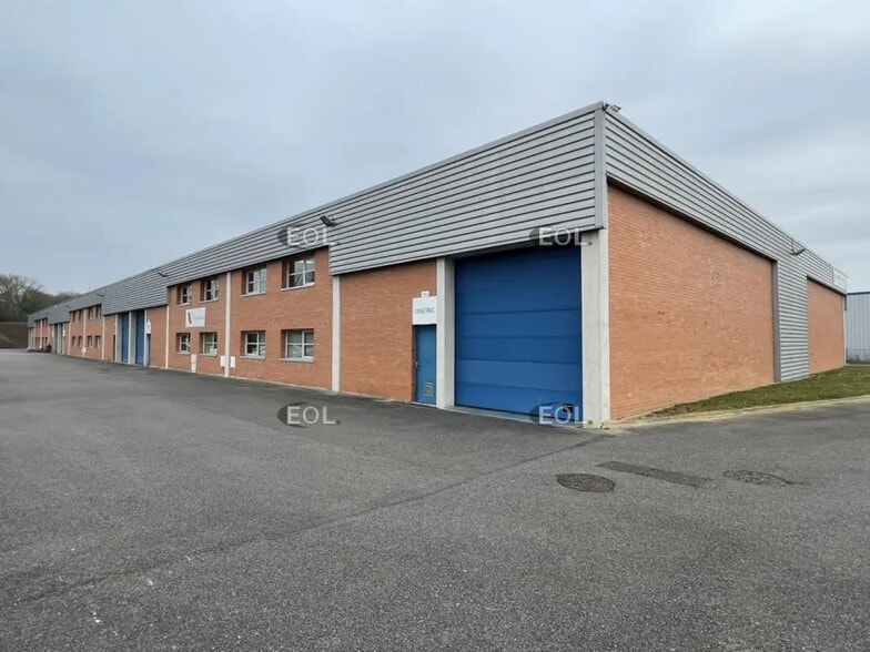 Local d’activités dans Chambly à louer - Photo de l’immeuble – Image 1 sur 6