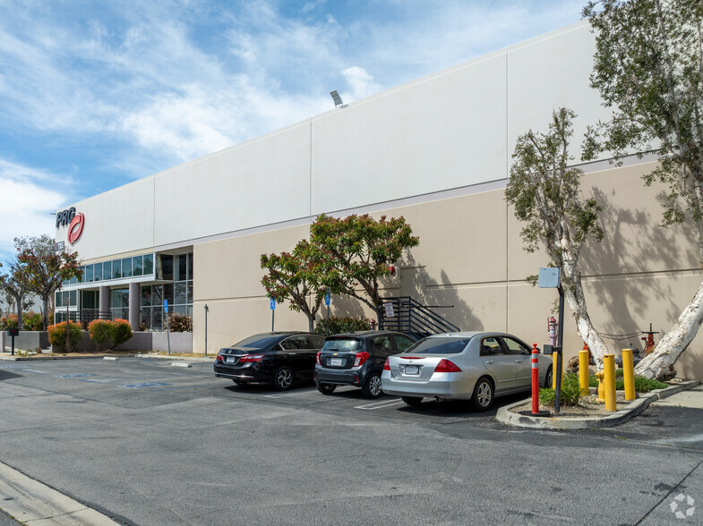 1245 Aviation Pl, San Fernando, CA à louer - Photo de l’immeuble – Image 3 sur 7