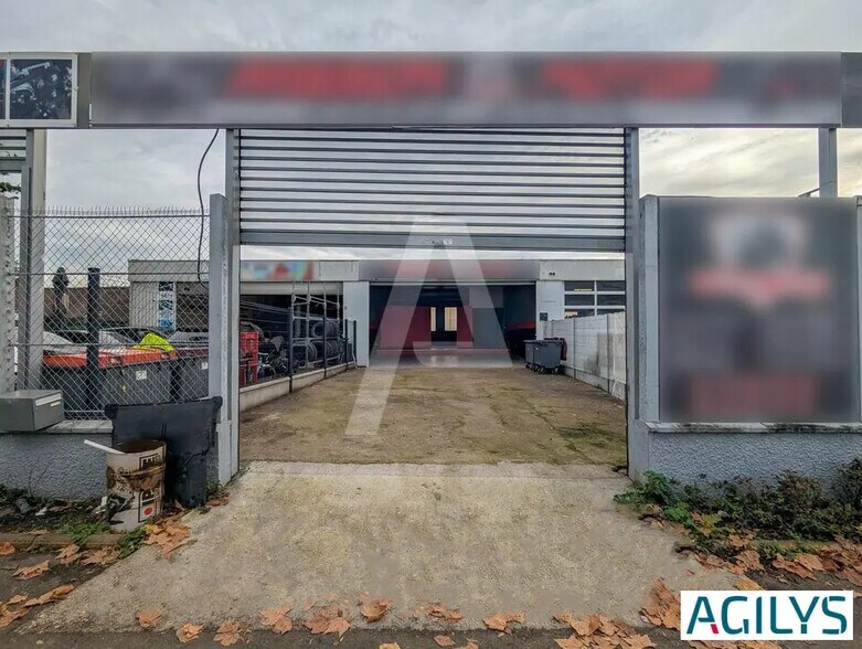 Local d’activités dans Linas à louer - Photo de l’immeuble – Image 3 sur 10