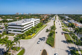 4501 Tamiami Trl N, Naples, FL - VUE AÉRIENNE  vue de carte - Image1