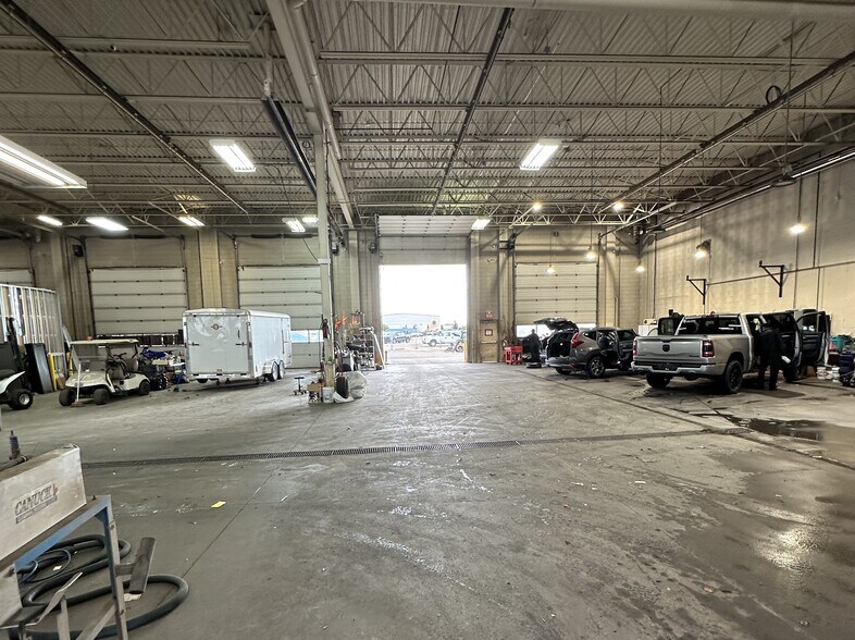 6613 Sparrow Dr, Leduc, AB à vendre - Photo de l’immeuble – Image 3 sur 6