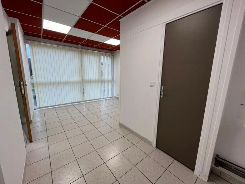 Bureau dans Amiens à louer - Photo de l’immeuble – Image 2 sur 7