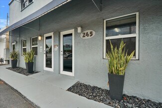 Plus de détails pour 235-245 NE 4th Ave, Delray Beach, FL - Bureau à louer