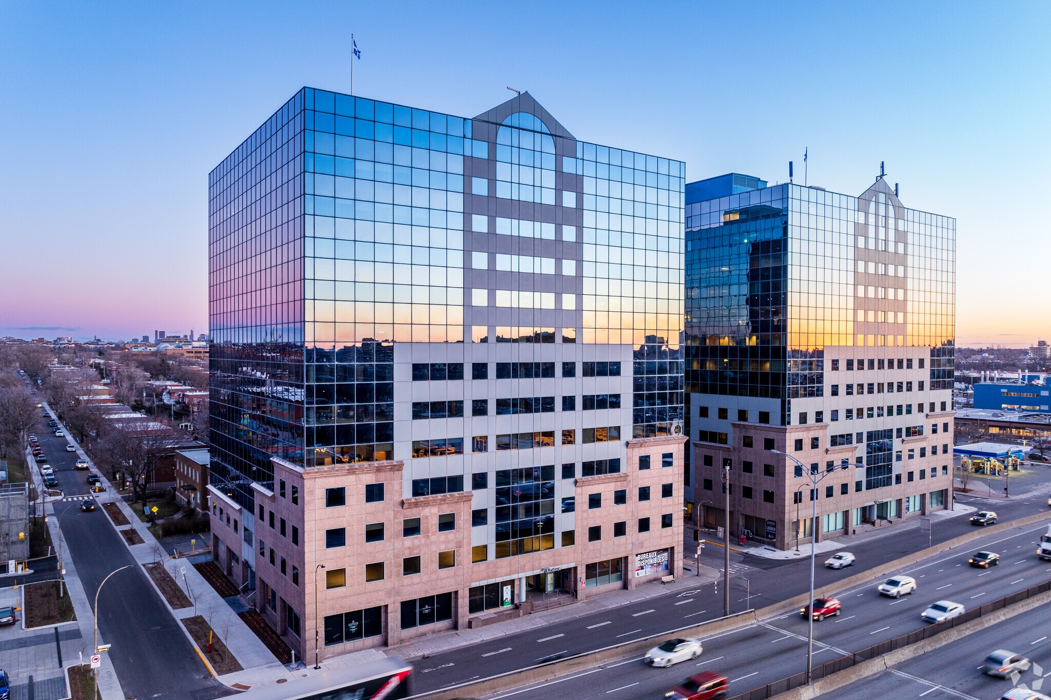 110 Boul Crémazie O, Montréal, QC à louer Photo principale– Image 1 sur 24