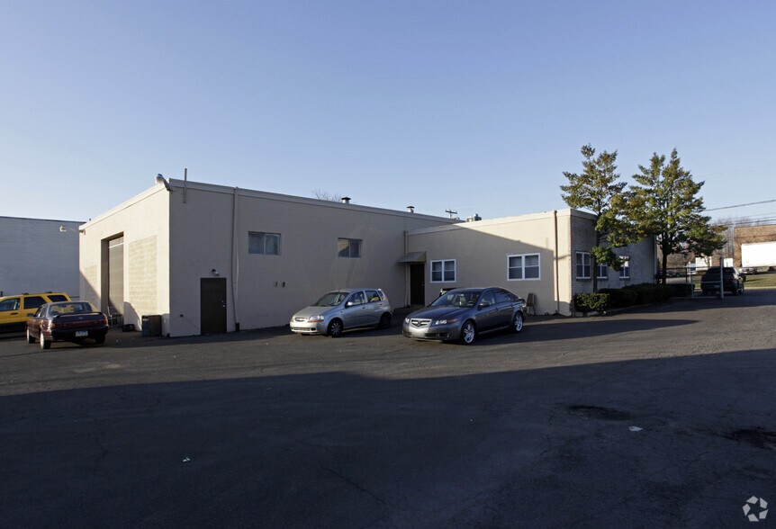 1405 Bridgewater Rd, Bensalem, PA à louer - Photo de l’immeuble – Image 3 sur 10