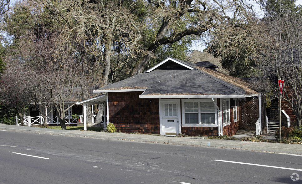 104-122 Camino Pablo, Orinda, CA à louer - Photo de l’immeuble – Image 2 sur 2