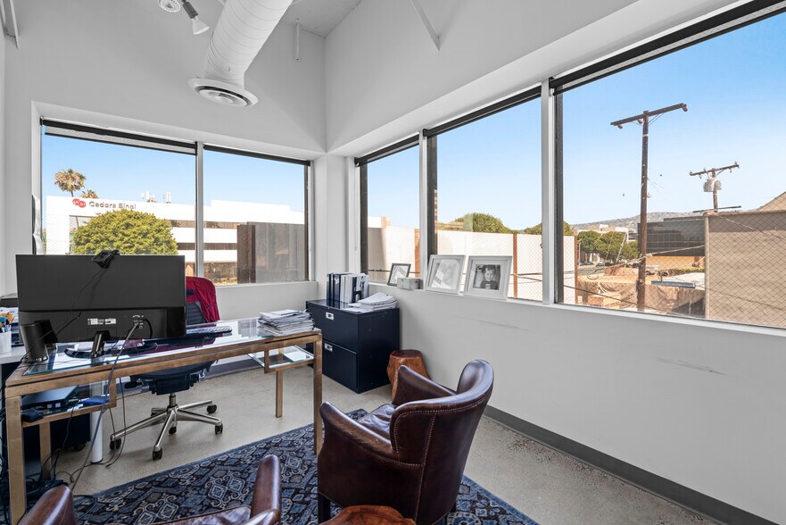 8447 Wilshire Blvd, Beverly Hills, CA à louer - Photo intérieure – Image 2 sur 8