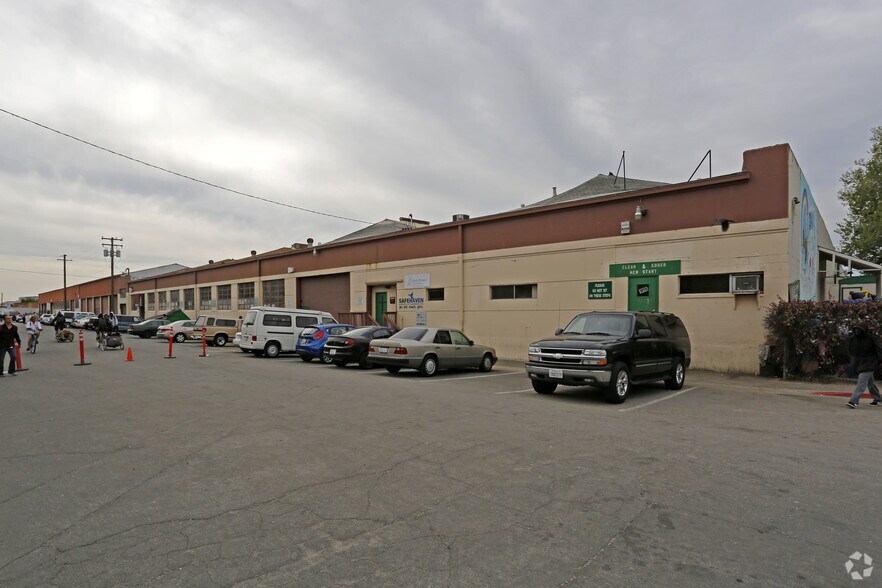 1400 N C St, Sacramento, CA à louer - Photo de l’immeuble – Image 2 sur 4