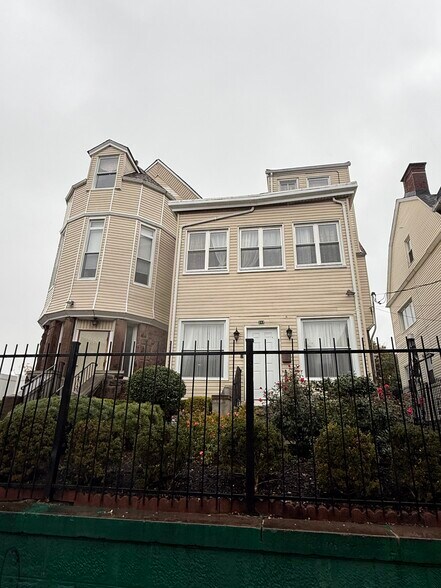 212-214 Clifton Ave, Newark, NJ à vendre - Photo de l’immeuble – Image 1 sur 16