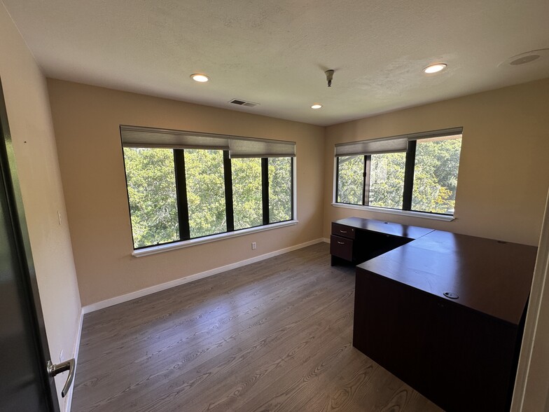 910 Major Sherman Ln, Monterey, CA à louer - Photo intérieure – Image 3 sur 24
