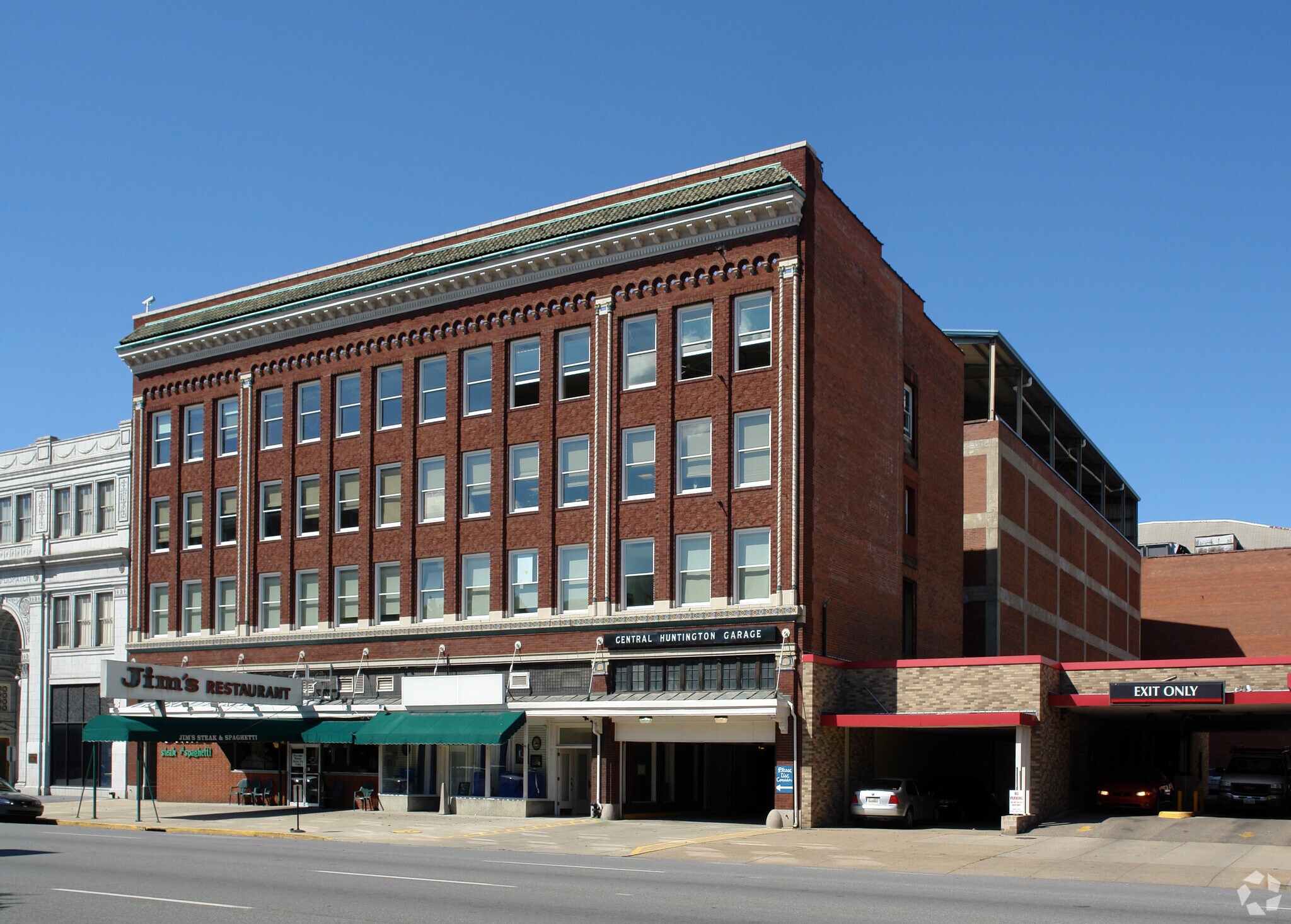 916-924 5th Ave, Huntington, WV à louer Photo principale– Image 1 sur 7