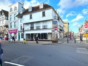 2 Queen St, Salisbury à louer Photo intérieure– Image 1 sur 3