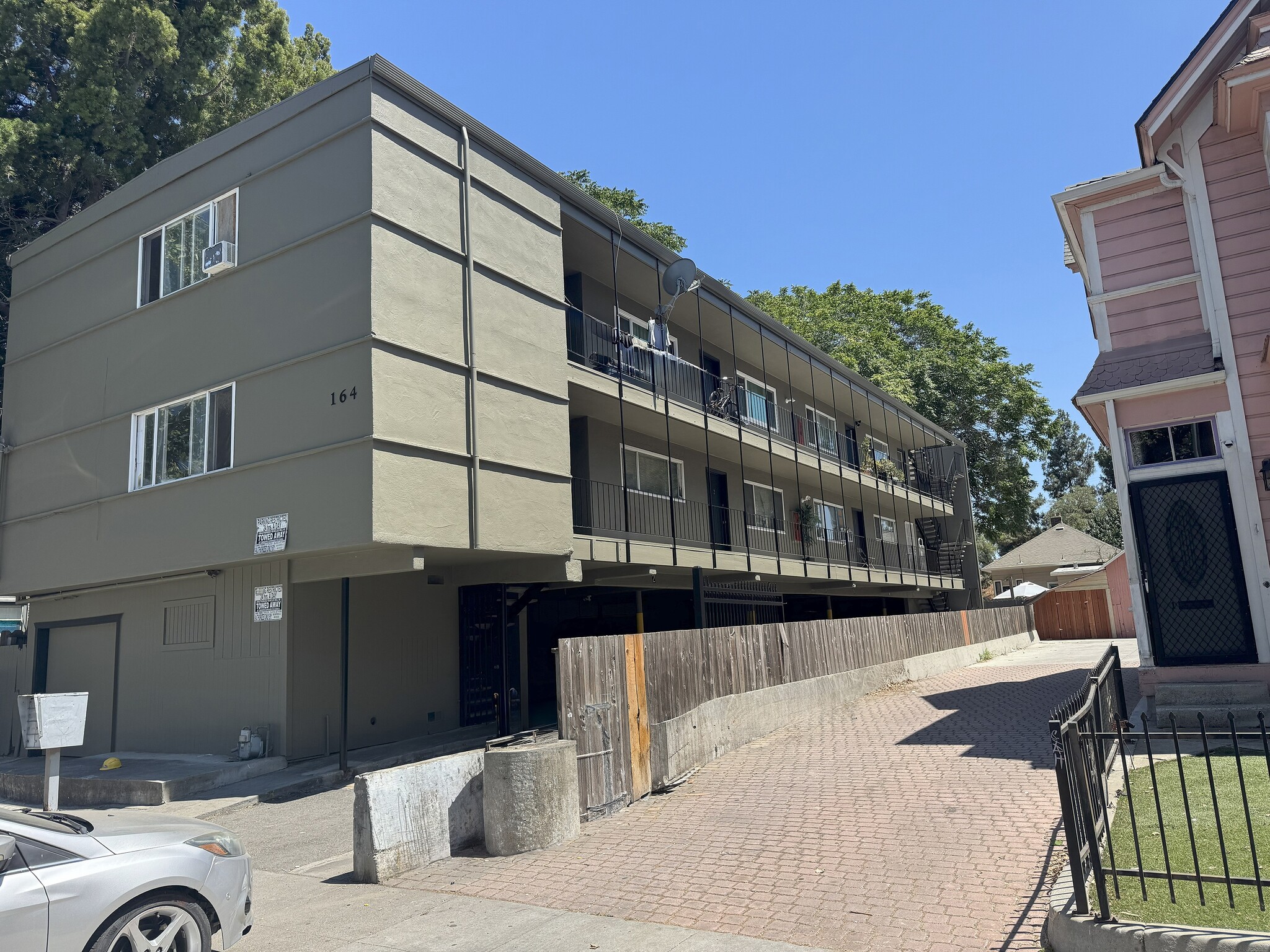 164 E Reed St, San Jose, CA à vendre Photo de l’immeuble– Image 1 sur 3