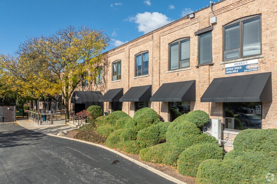 1 Illinois St, St Charles, IL à louer - Photo de l’immeuble – Image 3 sur 10