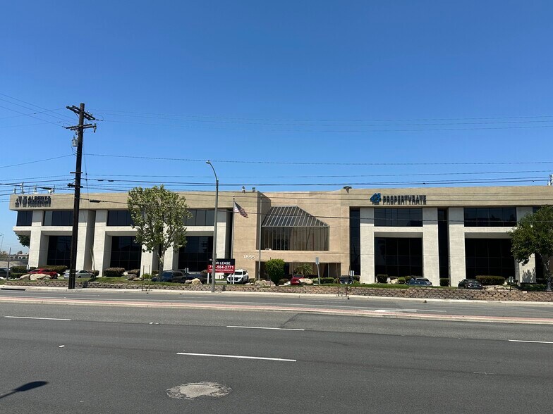 1855 W Katella Ave, Orange, CA à louer - Photo de l’immeuble – Image 3 sur 106