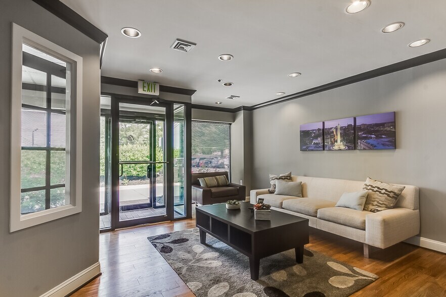 1615 York Rd, Lutherville, MD à louer - Photo de l’immeuble – Image 3 sur 5
