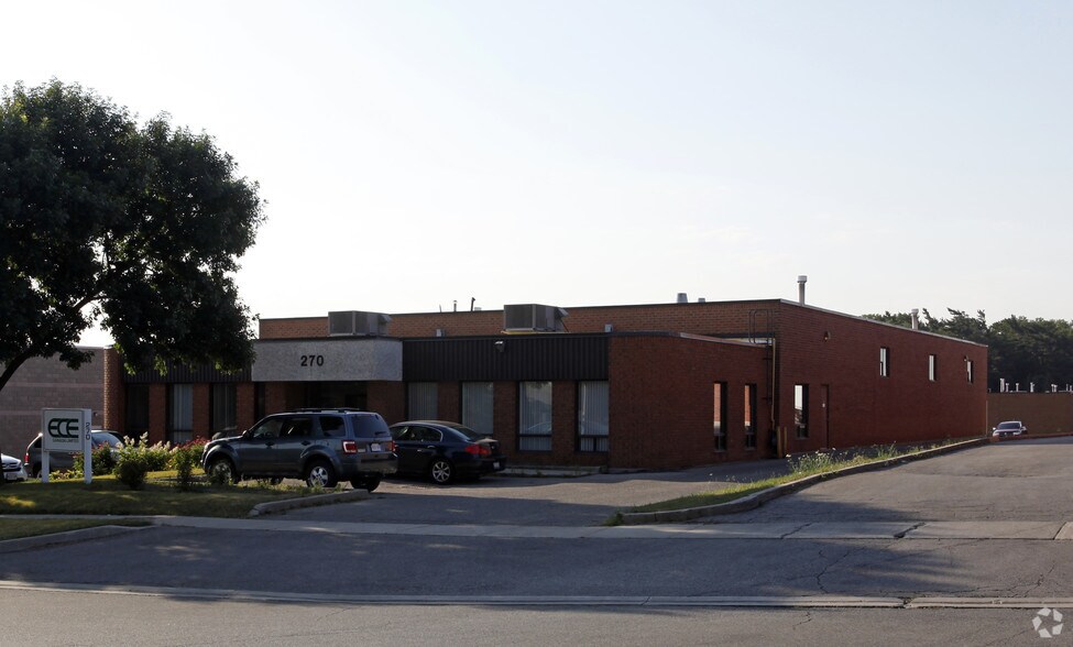 270 Brunel Rd, Mississauga, ON à vendre - Photo de l’immeuble – Image 2 sur 2