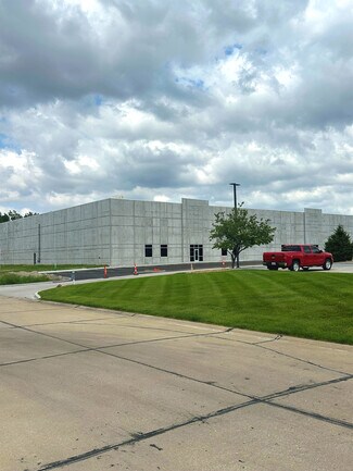 Plus de détails pour 500-550 Corporate Hills Dr, Saint Charles, MO - Industriel/Logistique à louer