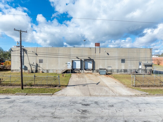 Plus de détails pour 300 Rogers St, Barnesville, GA - Industriel/Logistique à vendre