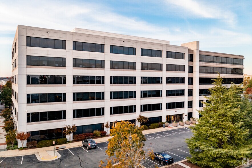 13530 Dulles Technology Dr, Herndon, VA à louer - Photo de l’immeuble – Image 1 sur 5