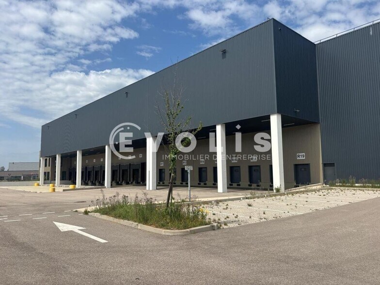 4 Avenue De Montmartin, Corbas à vendre - Photo de l’immeuble – Image 2 sur 20