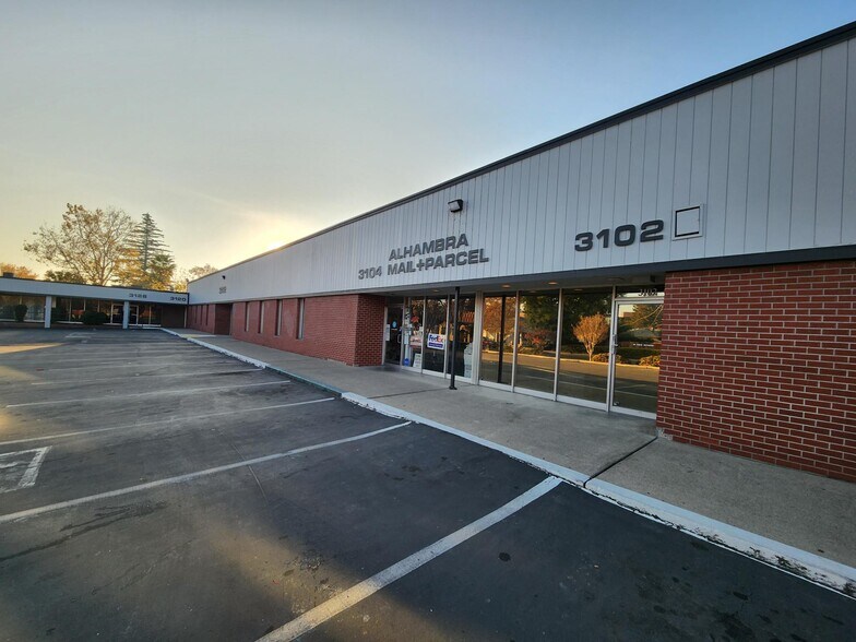 3100-3128 O St, Sacramento, CA à louer - Photo de l’immeuble – Image 3 sur 3