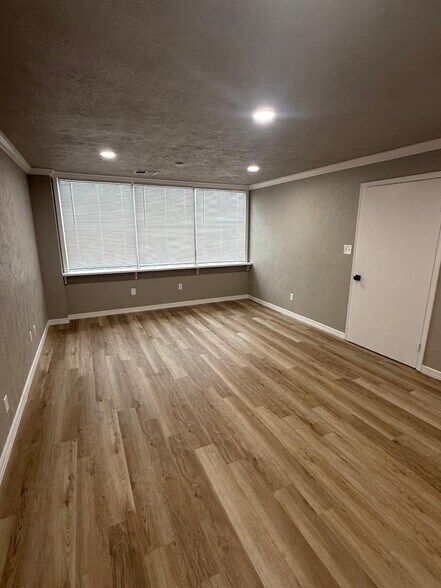 1315 24th Ave SW, Norman, OK à louer - Photo de l’immeuble – Image 3 sur 19