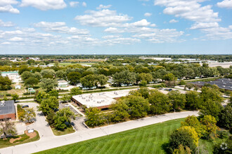 3150 W Salt Creek Ln, Arlington Heights, IL - VUE AÉRIENNE  vue de carte - Image1