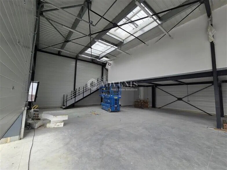 Local d’activités dans Stains à louer - Photo intérieure – Image 3 sur 9