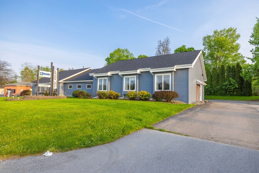 628 E Main St, Palmyra, NY à vendre - Photo de l’immeuble – Image 3 sur 11