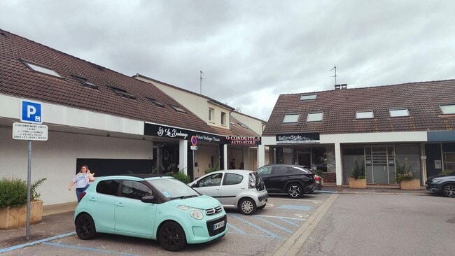 Plus de détails pour 1 Rue Du Rouillon, Ballainvilliers - Local commercial à louer