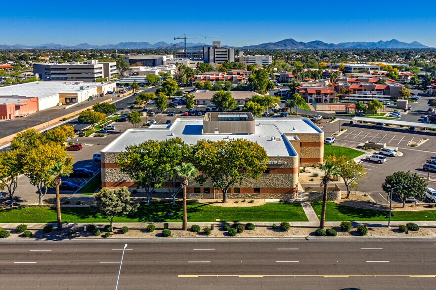 5891 W Eugie Ave, Glendale, AZ à vendre - Photo de l’immeuble – Image 3 sur 10