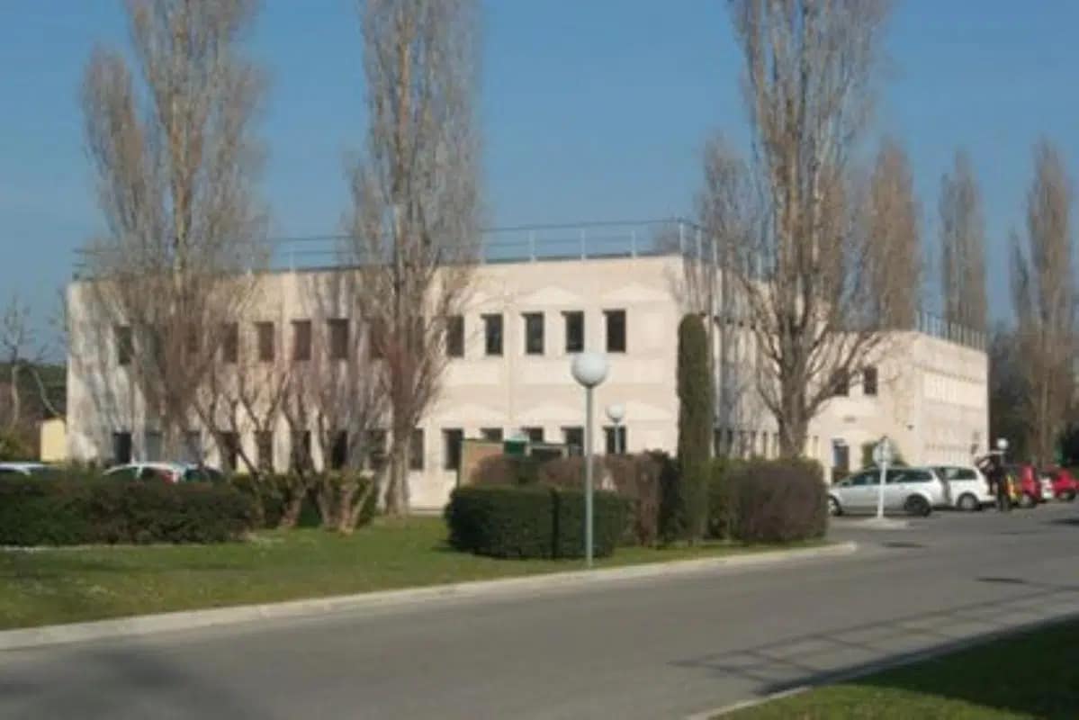 Bureau dans La Penne-sur-Huveaune à louer Photo de l’immeuble– Image 1 sur 18