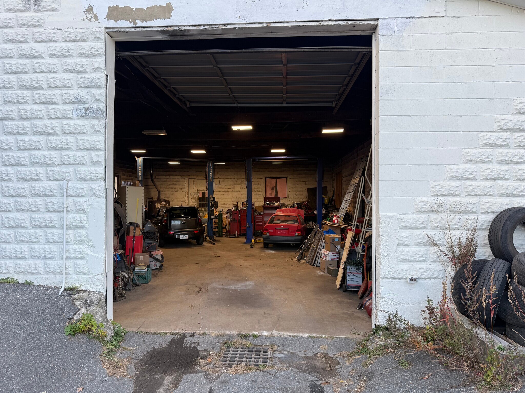 477 Hartford Avenue West, Uxbridge, MA à vendre Photo de l’immeuble– Image 1 sur 10