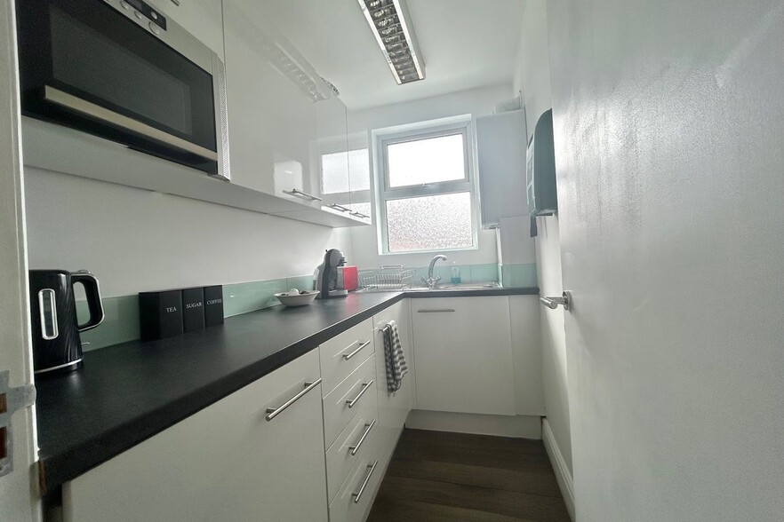 241 Chertsey Rd, Addlestone à louer - Photo intérieure – Image 2 sur 7