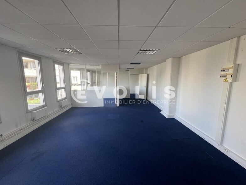 Bureau dans Noisy-le-Grand à vendre - Photo intérieure – Image 1 sur 8