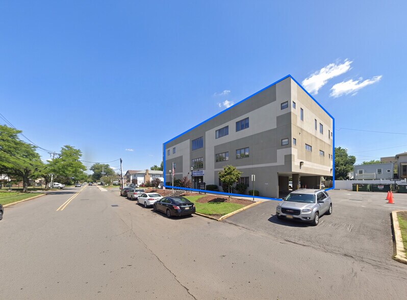 714 10th St, Secaucus, NJ à louer - Photo de l’immeuble – Image 1 sur 1