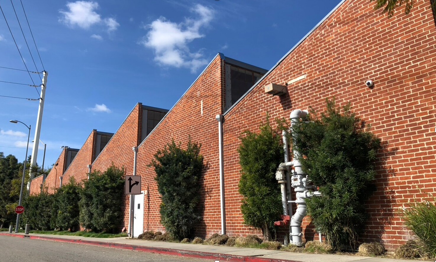 8559 Higuera St, Culver City, CA à louer Photo de l’immeuble– Image 1 sur 11