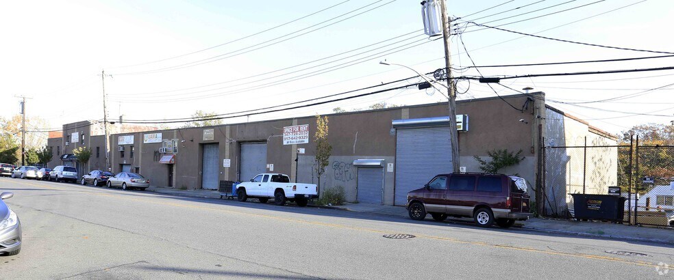 1332 Commerce Ave, Bronx, NY à louer - Photo principale – Image 1 sur 3