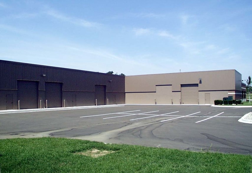 48679 Alpha Dr, Wixom, MI à vendre - Autre – Image 3 sur 6