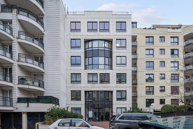 Plus de détails pour 9 Rue Pierre Brossolette, Levallois-Perret - Bureau à vendre