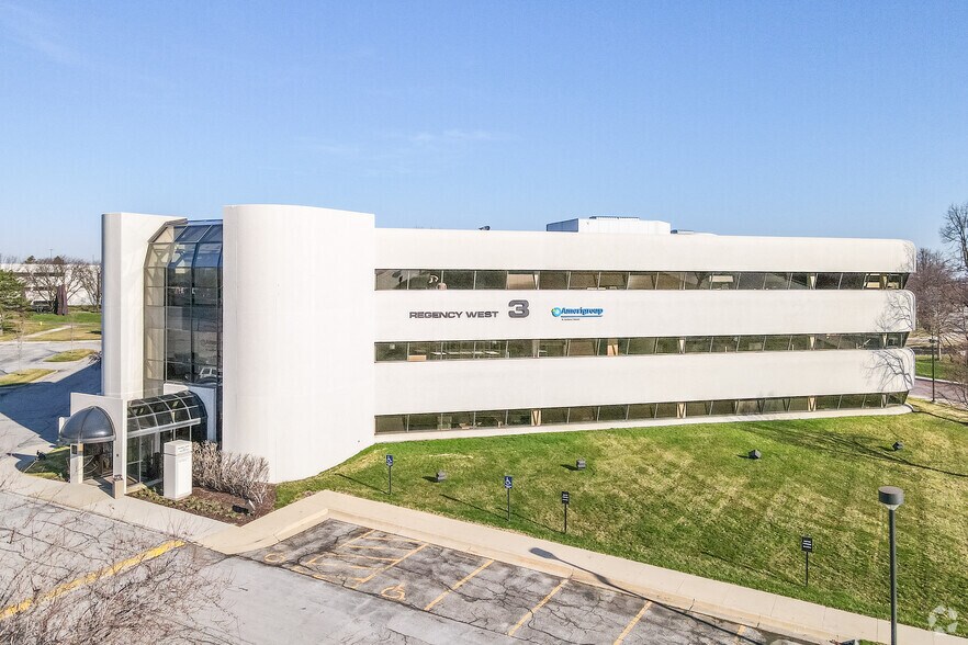 4800 Westown Pky, West Des Moines, IA à louer - Photo de l’immeuble – Image 2 sur 9