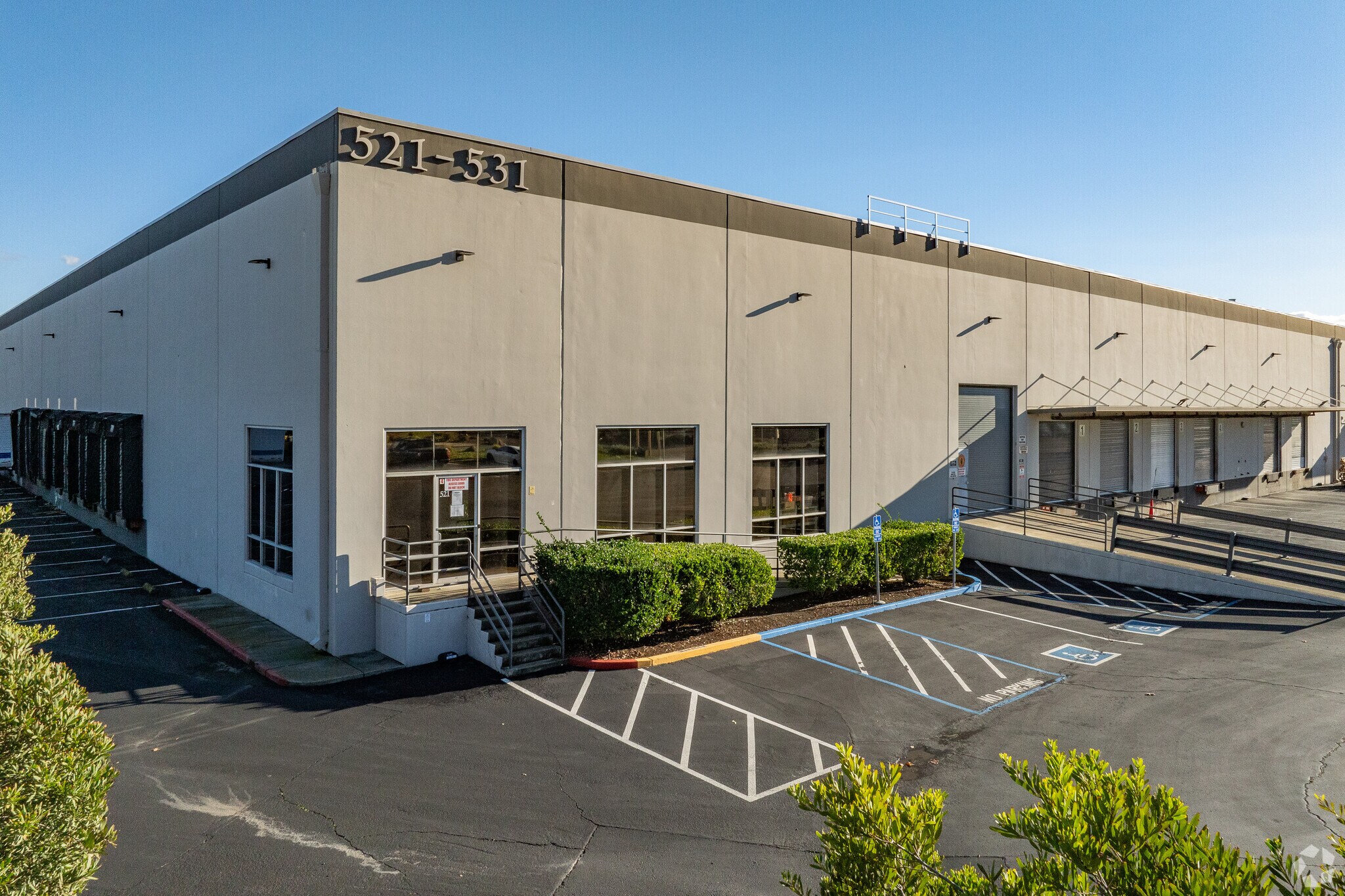 521-531 Stone Rd, Benicia, CA à louer Photo de l’immeuble– Image 1 sur 5