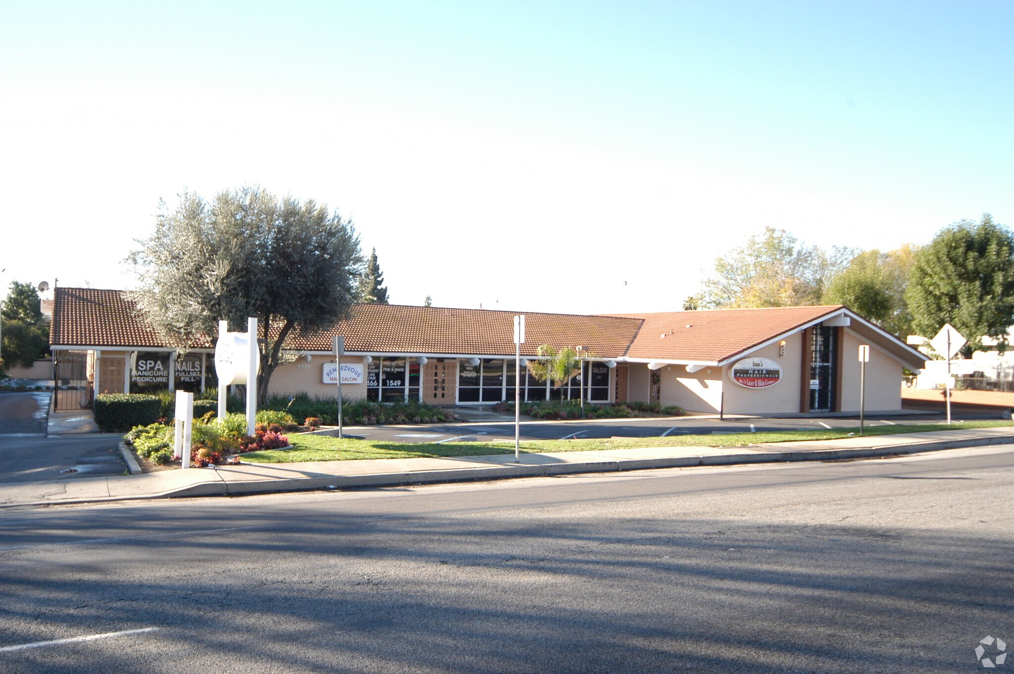 9555-9557 Foothill Blvd, Rancho Cucamonga, CA à louer Photo principale– Image 1 sur 4