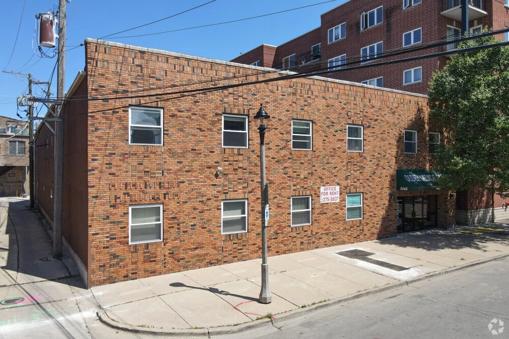 3245 Grove Ave, Berwyn, IL à louer Photo de l’immeuble– Image 1 sur 5
