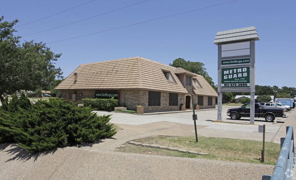 1100 W Pipeline Rd, Hurst, TX à vendre - Photo de l’immeuble – Image 3 sur 5