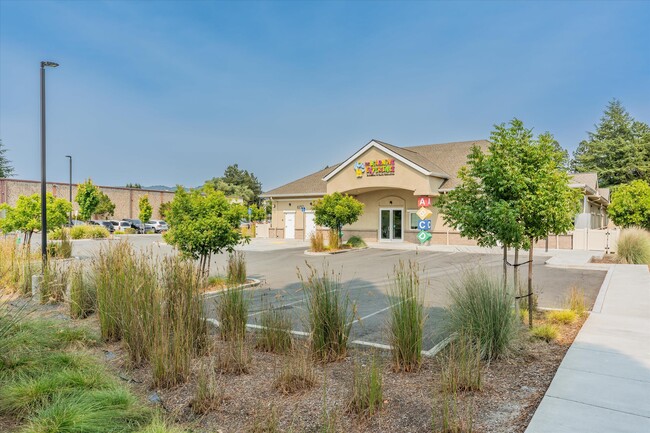 Plus de détails pour 6150 Commerce Blvd, Rohnert Park, CA - Local commercial à vendre