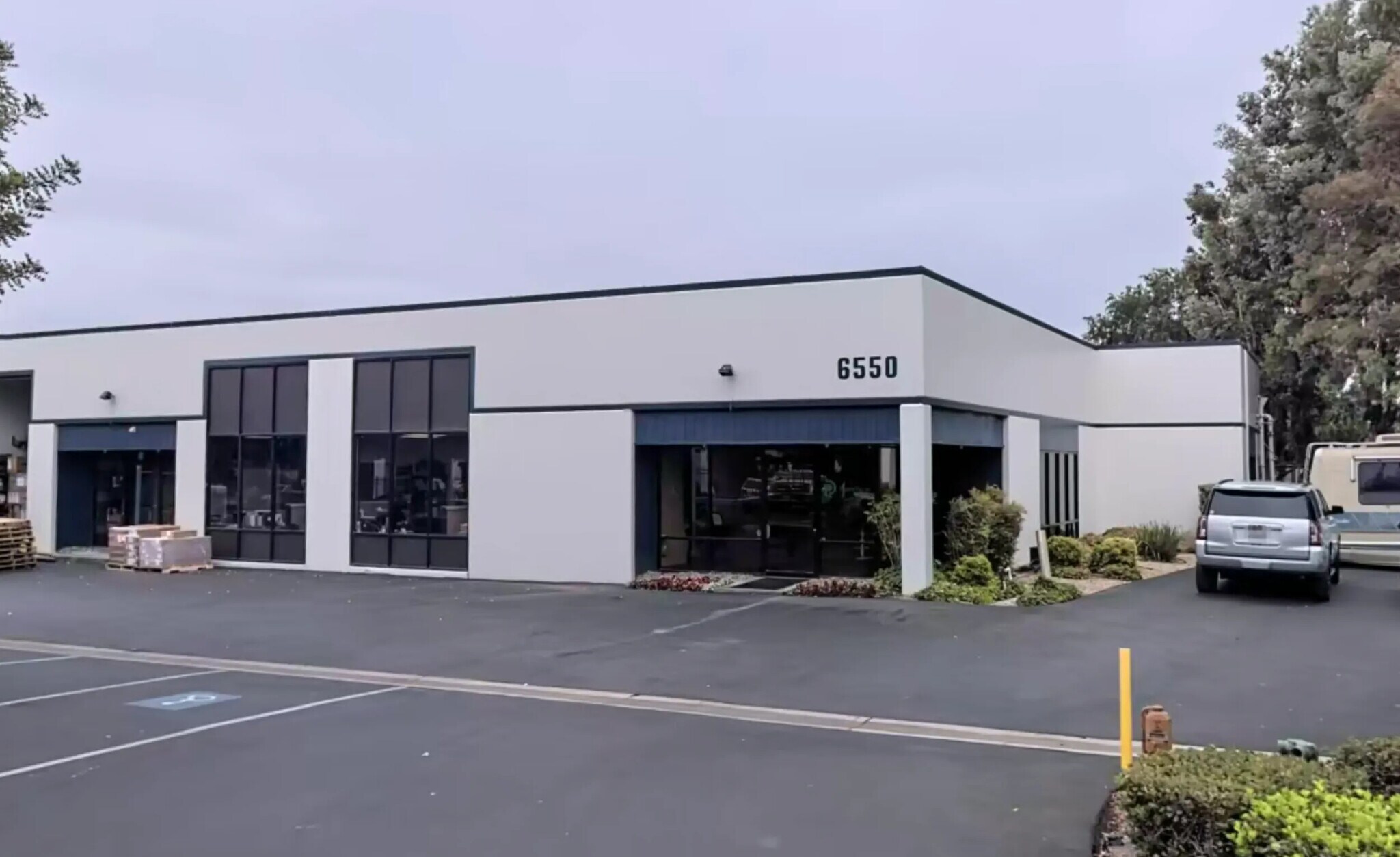 6550 Brem Ln, Gilroy, CA à louer Photo de l’immeuble– Image 1 sur 6